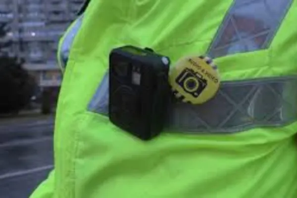 Polițiștii locali vor putea folosi bodycam-uri pentru înregistrări în timpul intervențiilor. Proiectul de lege a trecut de Senat