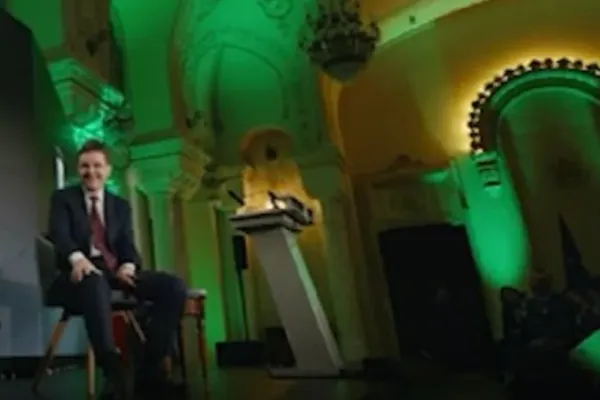 Nicușor Dan l-a înlocuit pe Orban cu inteligența artificială. Cum arată consilierul AI?