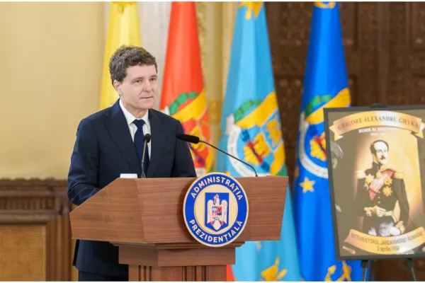 Cum și-a readus aminte Nicușor Dan de oamenii lui Cioloș. Cine sunt urmașii domnitorului elogiat de președinte