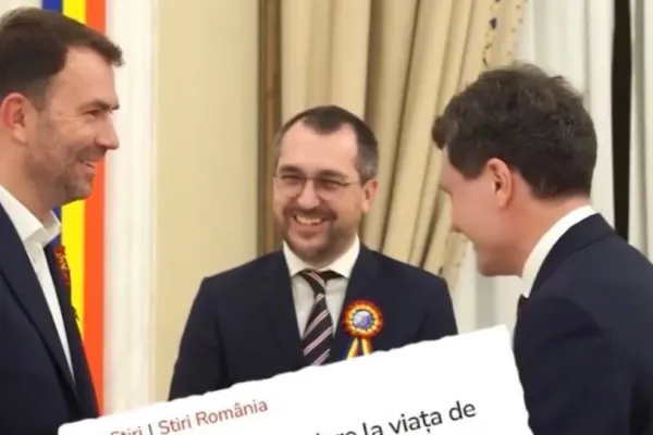 Scandalos: Nicușor Dan se implică în campania electorală de frica Ancăi Alexandrescu. Un nou video îl arată cum le dă dreptate reziștilor