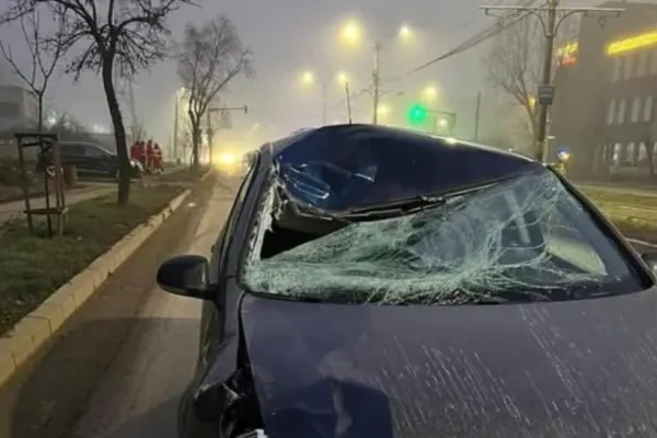 O femeie a murit după ce a fost lovită în plin pe o trecere de pietoni, la Iași – FOTO