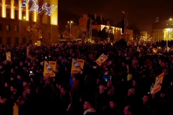 Noi proteste de amploare la Sofia. Centrul orașului, blocat de manifestanți antiguvernamentali. Proteste și în alte 9 orașe – VIDEO