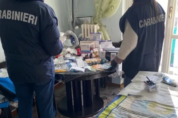 Cabinet estetic clandestin descoperit în Italia: o moldoveancă făcea injecții cu botox fără drept și fără să vorbească limba italiană