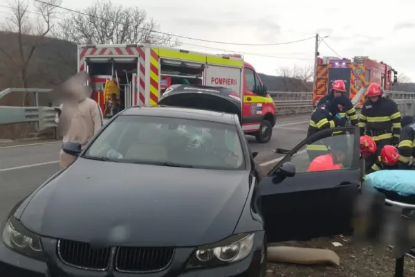 Accident grav pe o șosea din Argeş. O persoană este resuscitată - VIDEO