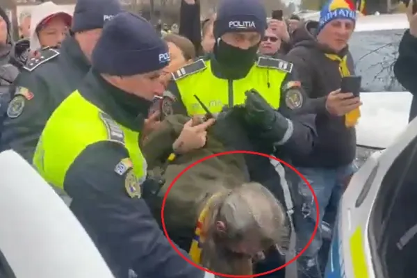 Atac la Stegarul dac, la un an de la anularea alegerilor: Cezar Avramuță, săltat de polițiști și jandarmi și băgat în mașina de poliție VIDEO