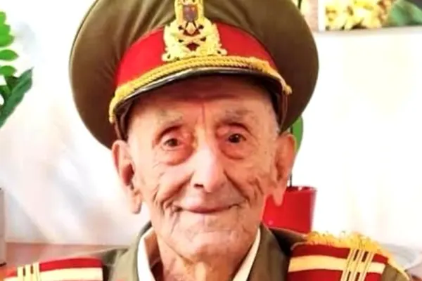 O singură decorație de Ziua Națională: veteranul Ion Vasile Banu, decorat de președintele Nicușor Dan