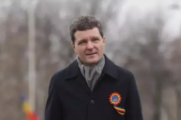 Bilanț în roz într-o realitate gri. Nicușor Dan se laudă cu stabilitatea țării, în timp ce românii sunt striviți de taxe și inflație | VIDEO