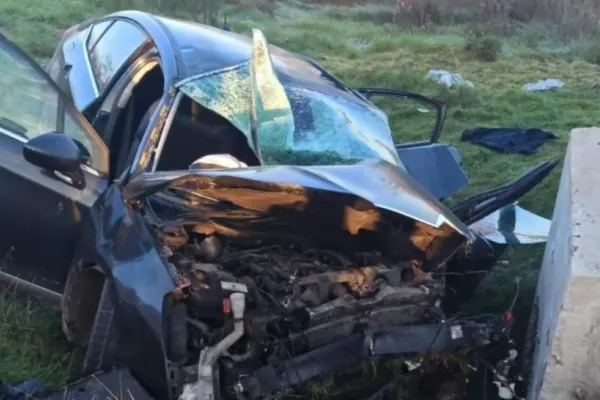 Accident grav în județul Constanța. Șase persoane au fost rănite după ce mașina în care se aflau a intrat într-un cap de pod