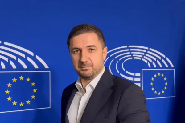 Adrian Axinia (europarlamentar AUR/ECR): „Majorarea taxelor locale îi va nenoroci mai ales pe românii foarte săraci, care își vor vinde casele”