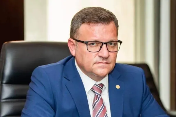 Marius Budăi l-a pus la zid pe Ilie Bolojan după un an de mandat: „Mitul salvatorului s-a prăbușit. Românii trăiesc tot mai greu”
