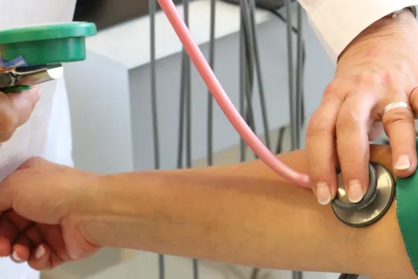Avertisment pentru micul dejun: compusul invizibil din alimentele prăjite care poate afecta grav inima