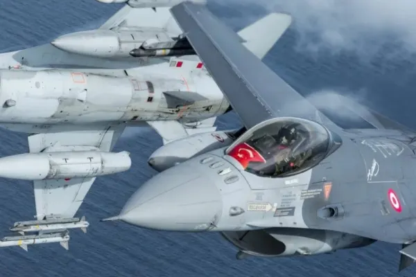 Turcia a doborât o dronă necontrolată care se apropia de spațiul său aerian dinspre Marea Neagră. Anunțul Ministerului Apărării de la Ankara