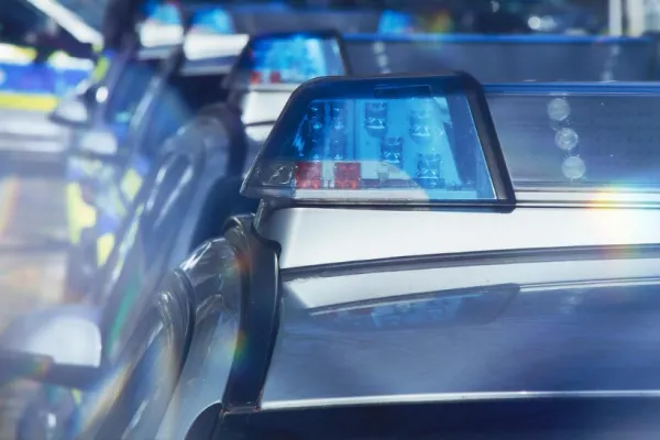 Accident grav în Stockholm: zece persoane rănite după ce un autobuz a intrat într-o clădire