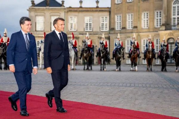 Nicușor Dan se întâlnește astăzi cu Emmanuel Macron la Palatul Élysée, în cadrul primei vizite oficiale în Franța