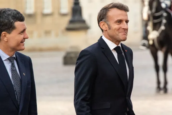 Nicușor Dan se întâlnește cu Emmanuel Macron la Palatul Élysée