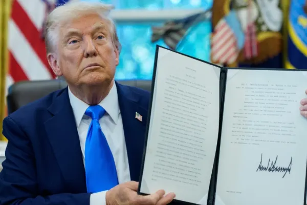 Donald Trump îi face pe plac lui Putin. Fără extinderea NATO și relansarea relațiilor cu Rusia, incluse în noua strategie națională de securitate