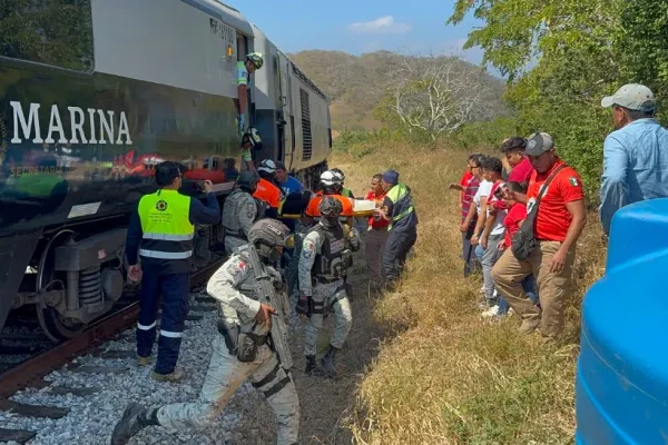 Accident feroviar grav în Mexic: cel puțin 13 persoane și-au pierdut viața, aproximativ 100 au fost rănite