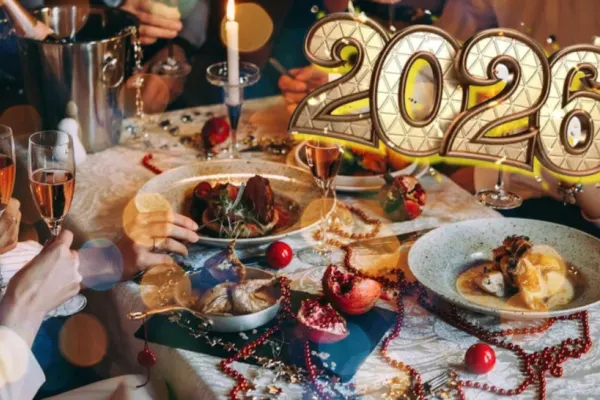 Top 7 alimente care nu trebuie să îți lipsească de pe masa de Revelion. Vei avea noroc tot anul