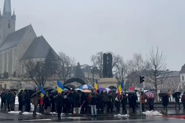 ULTIMA ORĂ! Proteste în Dej față de austeritatea Guvernului Bolojan: taxele mărite i-au scos pe oameni în stradă FOTO&VIDEO