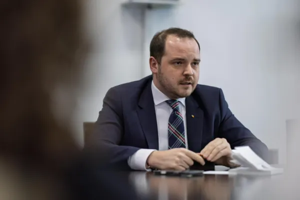 Fără tăieri salariale și fără programe anulate în sistemul medical. Alexandru Rogobete: "Dacă Ilie Bolojan nu ceda, medicii ar fi plecat în străinătate"