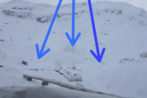 AVALANȘĂ de mari dimensiuni în Munții Făgăraș, zona Bâlea Lac! Doi schiori au declanșat-o accidental - FOTO&VIDEO