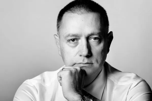 „Când nu ești la masă, ești în meniu”. Mihai Fifor denunță lipsa României la masa negocierilor de securitate de la Kiev