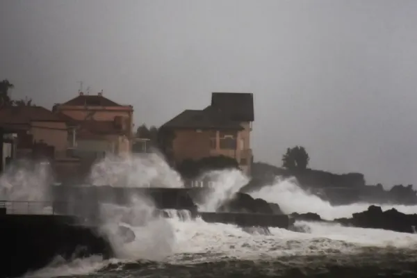Sicilia, sub ape: STARE DE URGENȚĂ decretată în Italia, după ciclonul Harry care a făcut ravagii în sudul țării FOTO&VIDEO