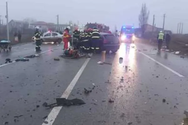 Accident mortal în ziua de Bobotează. O persoană a murit, iar alte cinci sunt rănite, printre care și doi copii