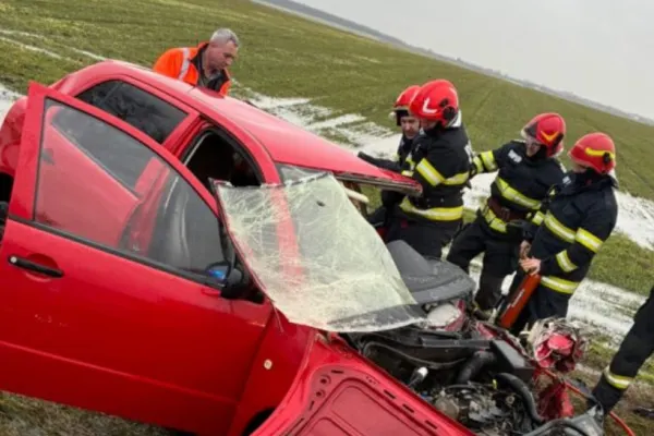 Accident grav în Dolj: cinci răniți după impactul devastator dintre un TIR și două autoturisme. Traficul, blocat complet