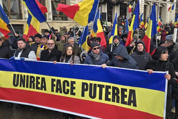 Mobilizare de forțe la Iași. Liderii AUR, prezenți în Piața Unirii de Ziua Principatelor Române VIDEO+FOTO