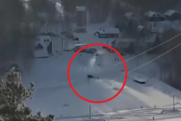 Afacerist rus, mort într-un accident aviatic devastator. Elicopterul în care se afla s-a prăbușit după ce a agățat cablurile unei telecabine - VIDEO