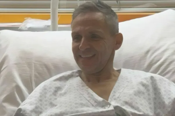Eroul care a salvat zece tineri din barul groazei din Elveția. Povestea lui Paolo, italianul care a înfruntat moartea: „Tată, e un masacru aici!”
