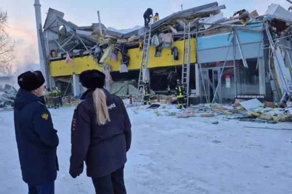 Tragedie în Rusia: un mall s-a prăbușit sub greutatea zăpezii. Un mort și mai mulți răniți