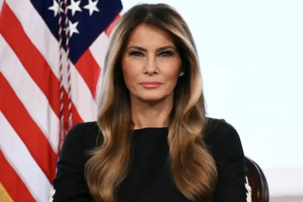 Melania Trump, apel la pace și unitate pentru reducerea tensiunilor din mijlocul protestelor violente din Minneapolis