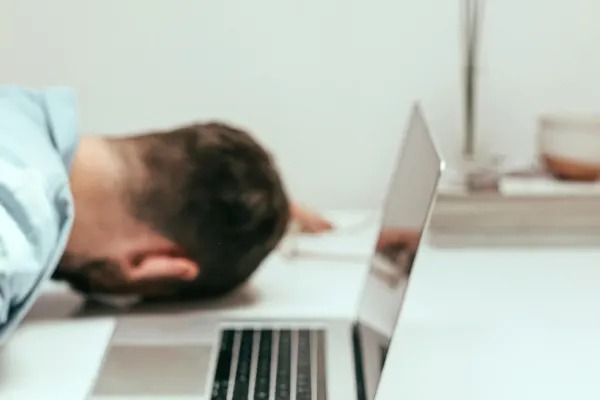 De ce apare oboseala cronică? Când lipsa de energie poate ascunde o problemă de sănătate