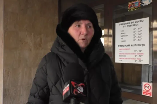 Pensia pe card creează teamă în rândul bătrânilor. „La noi în sat nu există bancomat”. Realitatea de la sate, ignorată de autorități. VIDEO