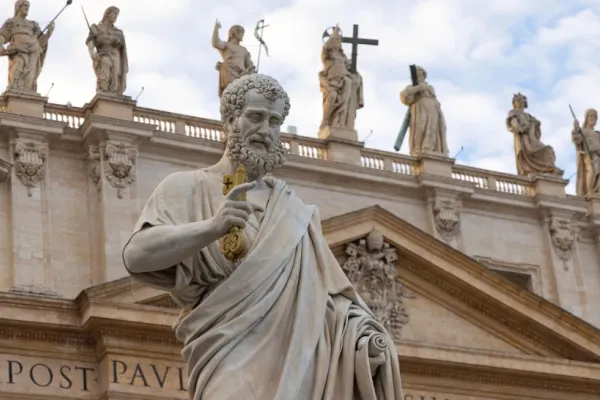 Vaticanul se face chelner și deschide un restaurant de lux pe acoperișul Bazilicii Sfântul Petru, între statuile Apostolilor