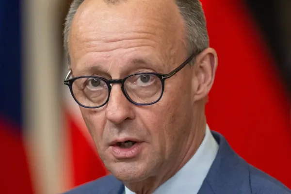Merz schimbă regulile în Germania: taxe reduse, pensionare la 70 de ani și modificări ale concediului medical