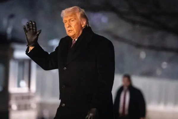 Trump a avertizat că o flotă uriașă se îndreaptă spre Iran. USS Abraham Lincoln și grupul său de atac au părăsit Marea Chinei de Sud
