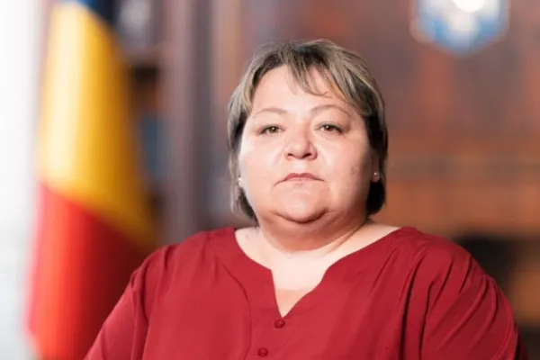 Ramona Lovin (deputat AUR):„Dezastru consular sub Oana Țoiu: suspendări totale în Danemarca și Elveția, întârzieri prelungite în restul lumii”
