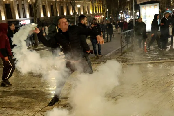 Haos și violențe la Tirana. Proteste de amploare împotriva guvernului albanez  VIDEO