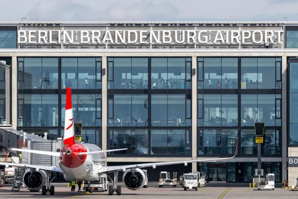 Alertă MAE pentru românii care călătoresc în Germania. Zboruri anulate pe Aeroportul Berlin Brandenburg din cauza condițiilor meteo