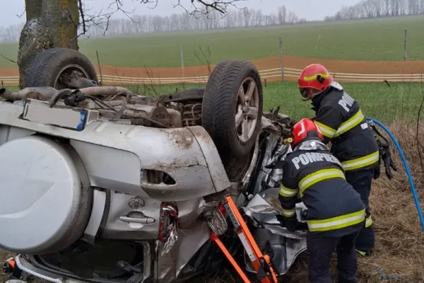 Accident grav în Bihor: un șofer a murit, altul a fost dus de urgență la spital. Traficul a fost deviat