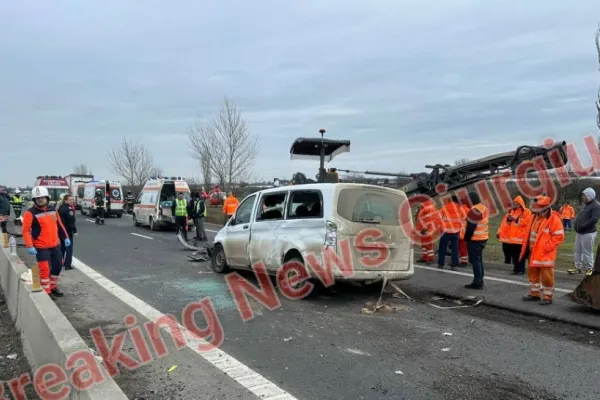 Accident cu 8 victime la Adunații Copăceni: un utilaj CNAIR, lovit în plin de un autoturism. Imagini șocante FOTO&VIDEO