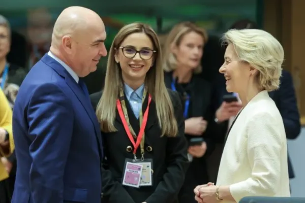 Ilie Bolojan se întâlnește cu Ursula von der Leyen la Bruxelles pe tema jalonului PNRR pentru pensiile speciale