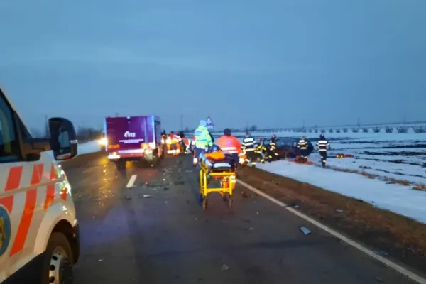Accident grav în județul Brăila. Două victime în stop cardio‑respirator, trafic blocat pe ambele sensuri - VIDEO