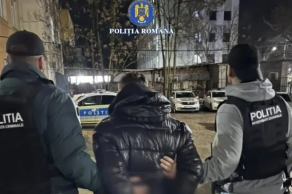 Furt în plină zi la Giurgiu: a spart geamul unei mașini și a fugit cu geanta plină cu bani și carduri. Suspect reținut de polițiști