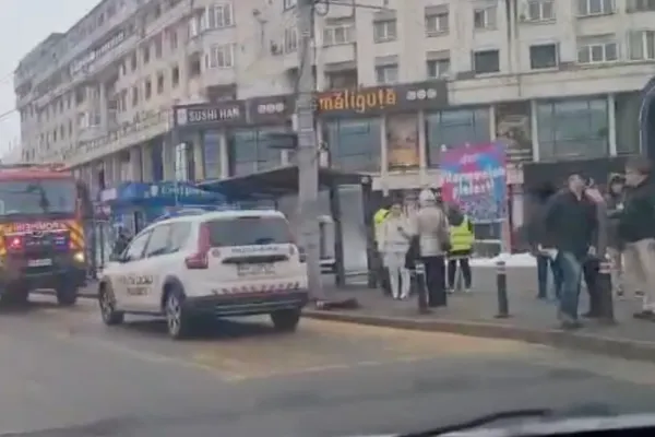 Un bărbat de 40 de ani a căzut de la înălțime din centrul Ploieștiului. A ajuns pe acoperișul unui restaurant