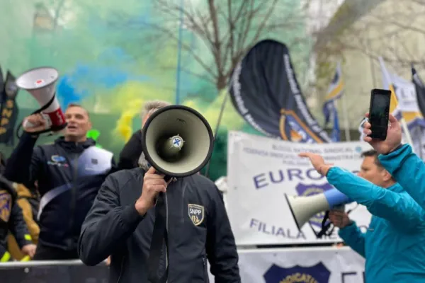 Sindicatele din poliție și penitenciare se opun modificării Legii pensiilor militare prin OUG și fără consultare