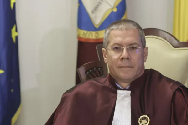 Curtea de Apel Bucureşti judecă primul termen în cazul cererii de anulare a numirii lui Dacian Dragoş, la propunerea lui Nicușor Dan, la CCR